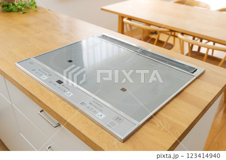 キッチンのIHコンロ 123414940