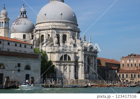 イタリア ヴェネツィアのサンタ・マリア・デッラ・サルーテ聖堂 イタリア ヴェネツィアのサンタ・マリア・デッラ・サルーテ聖堂 123417316