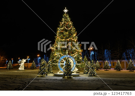 New Year's decoration. Christmas tree near the St. Nicholas Cathedral in Kronshtadt. Celebrating the New Year in Russia. New Year's decoration. Christmas tree near the St. Nicholas Cathedral in Kronshtadt. Celebrating the New Year in Russia. 123417763