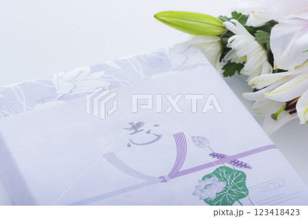 葬儀の会葬返礼品 123418423