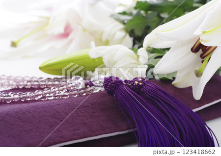 お葬式などの仏事イメージ 123418662