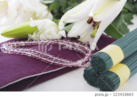 お葬式などの仏事イメージ 123418665