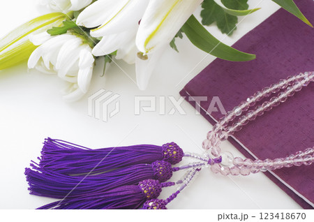 お葬式などの仏事イメージ 123418670