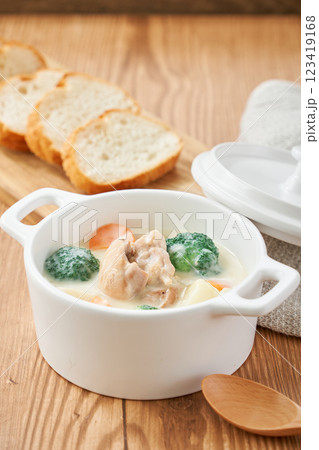 クリームシチュー - 温かい家庭料理のイメージ 123419168