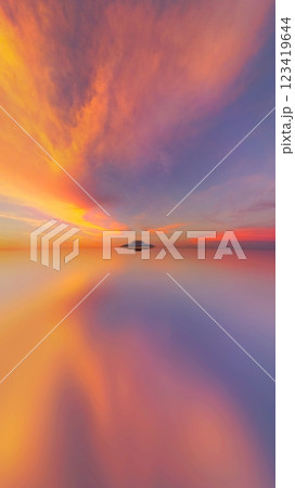 UFOと水平線 123419644