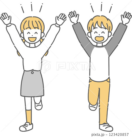 手を上げて喜んでいる小学生男子と女子の線画イラスト 123420857