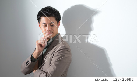 ビジネス　男性	 123420999