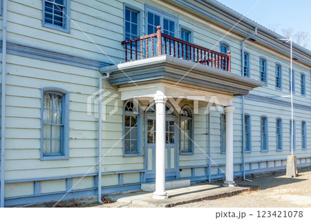 特色あるオーダー附の玄関の裏側旧水海道小学校【歴史館】 123421078