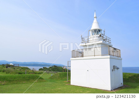 北海道江刺市にある鴎島の灯台 123421130