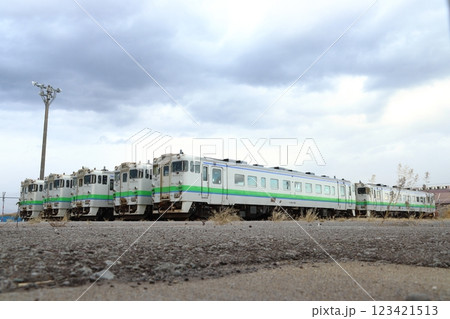 函館埠頭に置かれるJR北海道キハ40形 123421513