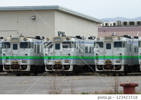 函館埠頭に置かれるJR北海道キハ40形 函館埠頭に置かれるJR北海道キハ40形 123421518