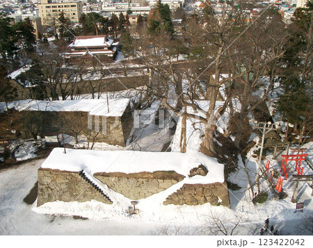 会津若城址の武者走り石垣 会津若城址の武者走り石垣 123422042