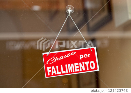 Closed due to bankruptcy - Sign  in Italian 123423748