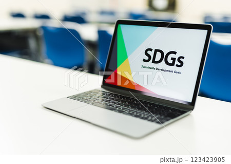 パソコンのある部屋。ビジネスのイメージ パソコンのある部屋。ビジネスのイメージ 123423905