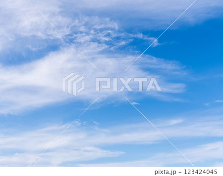 冬の青空と雲75 123424045