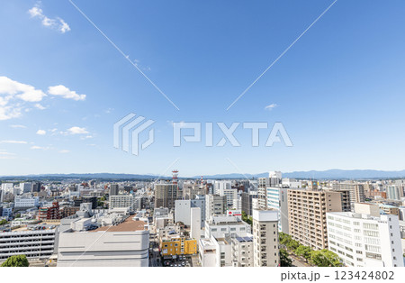 宮崎県宮崎市　JR宮崎駅周辺から見る宮崎市の街並み 123424802