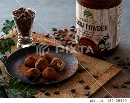 トリュフチョコレートとキスチョコ 123426539