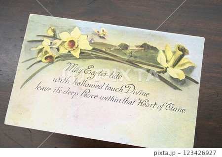 アンティークのイースターグリーティングカード 123426927