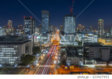 大阪 御堂筋のステキな夜景 大阪 御堂筋のステキな夜景 123427931