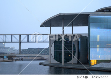 Spree river and Marie Elisabeth Luders House in new parliamentary complex of the government quarter in Berlin, Germany 123428662