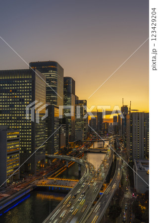 大阪　中之島のステキな夕景 123429204
