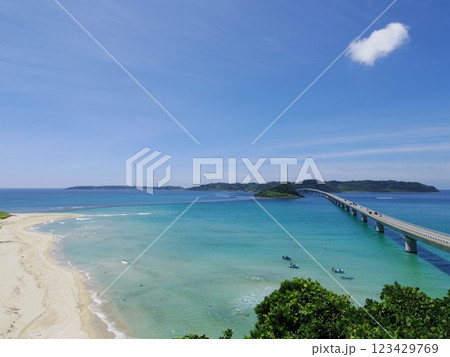 角島展望台より望む絶景(山口県下関市) 角島展望台より望む絶景(山口県下関市) 123429769