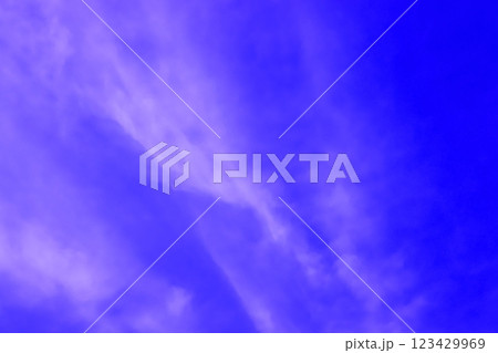 雲のある青空(壁紙素材) 123429969
