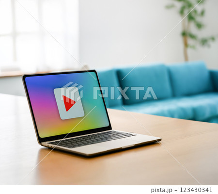 リビングに置かれたPC 123430341