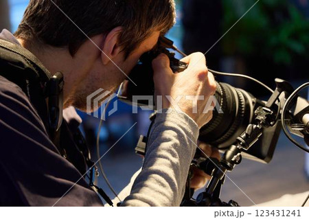 Capturing Beautiful and Memorable Moments Witness the Art of a Dedicated Photographer in Action Capturing Beautiful and Memorable Moments Witness the Art of a Dedicated Photographer in Action 123431241