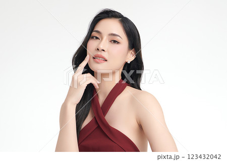 Beautiful young asian woman with clean fresh skin on white background, Face care, Facial treatment, Cosmetology, beauty and spa, Asian women portrait. 123432042