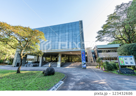 宮崎県宮崎市　快晴の宮崎県総合博物館 123432686