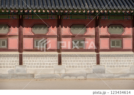 Tourists wearing traditional Korean Hanbok dresses in Seoul South Korea 123434614