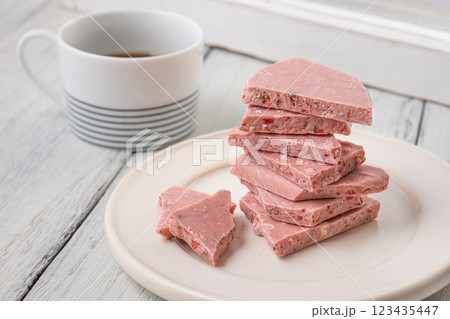 積み上げられたチョコ 積み上げられたチョコ 123435447