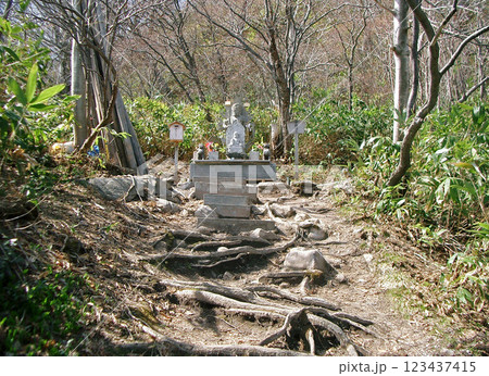 青森県むつ市の恐山の奥の院 青森県むつ市の恐山の奥の院 123437415