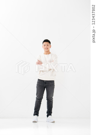 男子 10代 ポートレート 全身 男子 10代 ポートレート 全身 123437802