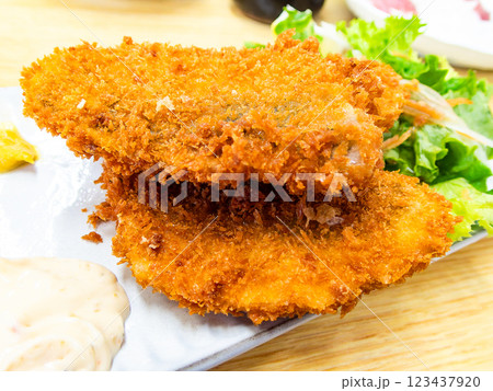 ふっくら美味しいアジフライ 123437920