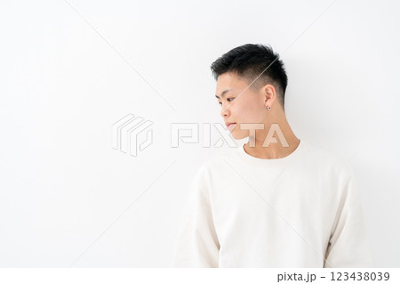 男子　10代　ポートレート　クール 123438039