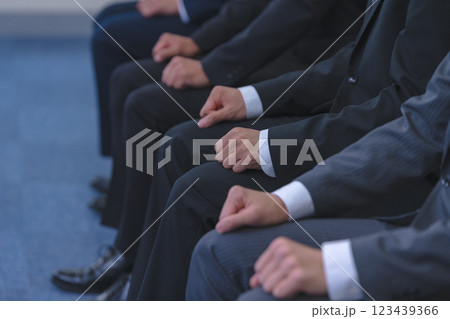 リクルーター　待合室 123439366