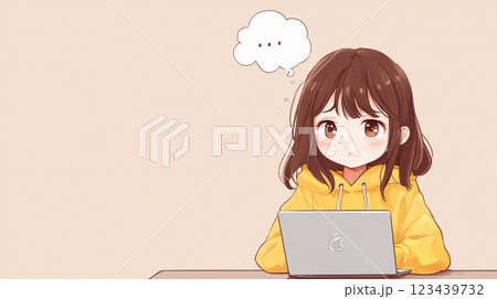 ノートパソコンの前で悩む日本人女子学生(チ. ノートパソコンの前で悩む日本人女子学生(チ. 123439732