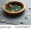 チャームキャスティングとダイストレイ 123445067