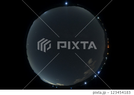 北杜市白州町、霜月の宙分ける天の川と冬の告げる星々と去り行く夏を惜しむ夏の大三角 123454183