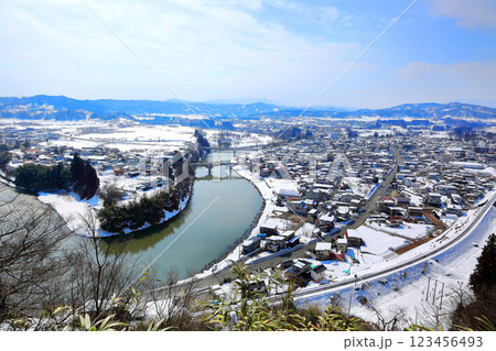 楯山公園 展望台の大江町冬風景を俯瞰 123456493