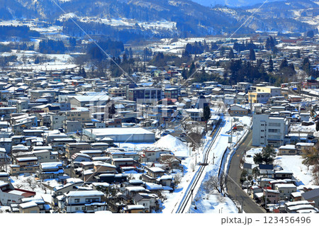 楯山公園 展望台の大江町冬風景を俯瞰 123456496