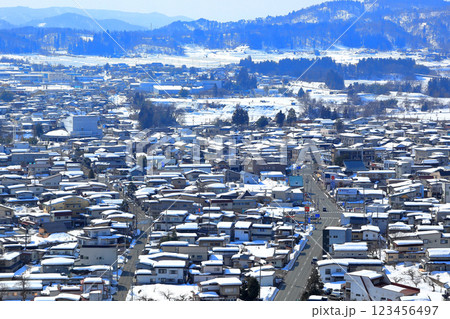 楯山公園 展望台の大江町冬風景を俯瞰 楯山公園 展望台の大江町冬風景を俯瞰 123456497