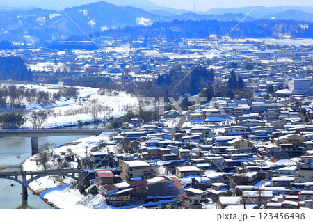 楯山公園 展望台の大江町冬風景を俯瞰 楯山公園 展望台の大江町冬風景を俯瞰 123456498
