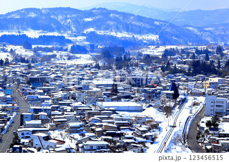 楯山公園 展望台の大江町冬風景を俯瞰 123456515