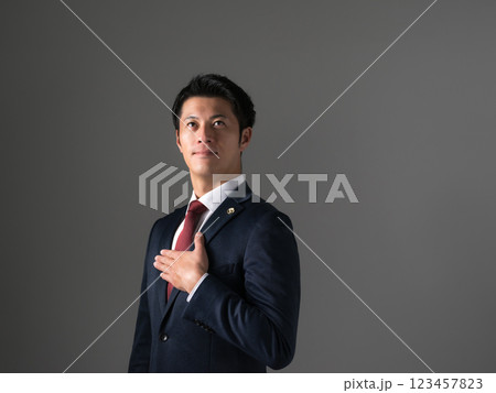 男性 弁護士 男性 弁護士 123457823