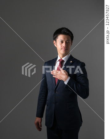 男性 弁護士 男性 弁護士 123457827