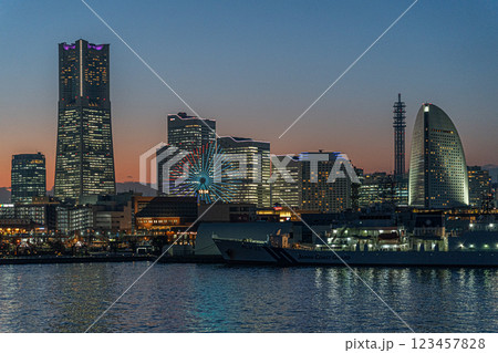 大さん橋から見たみなとみらいの夜景 大さん橋から見たみなとみらいの夜景 123457828