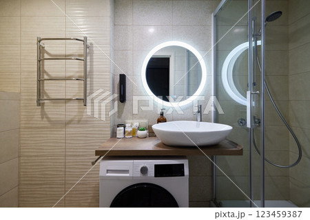 Discover a modern bathroom with stylish design and essential features for daily use Discover a modern bathroom with stylish design and essential features for daily use 123459387